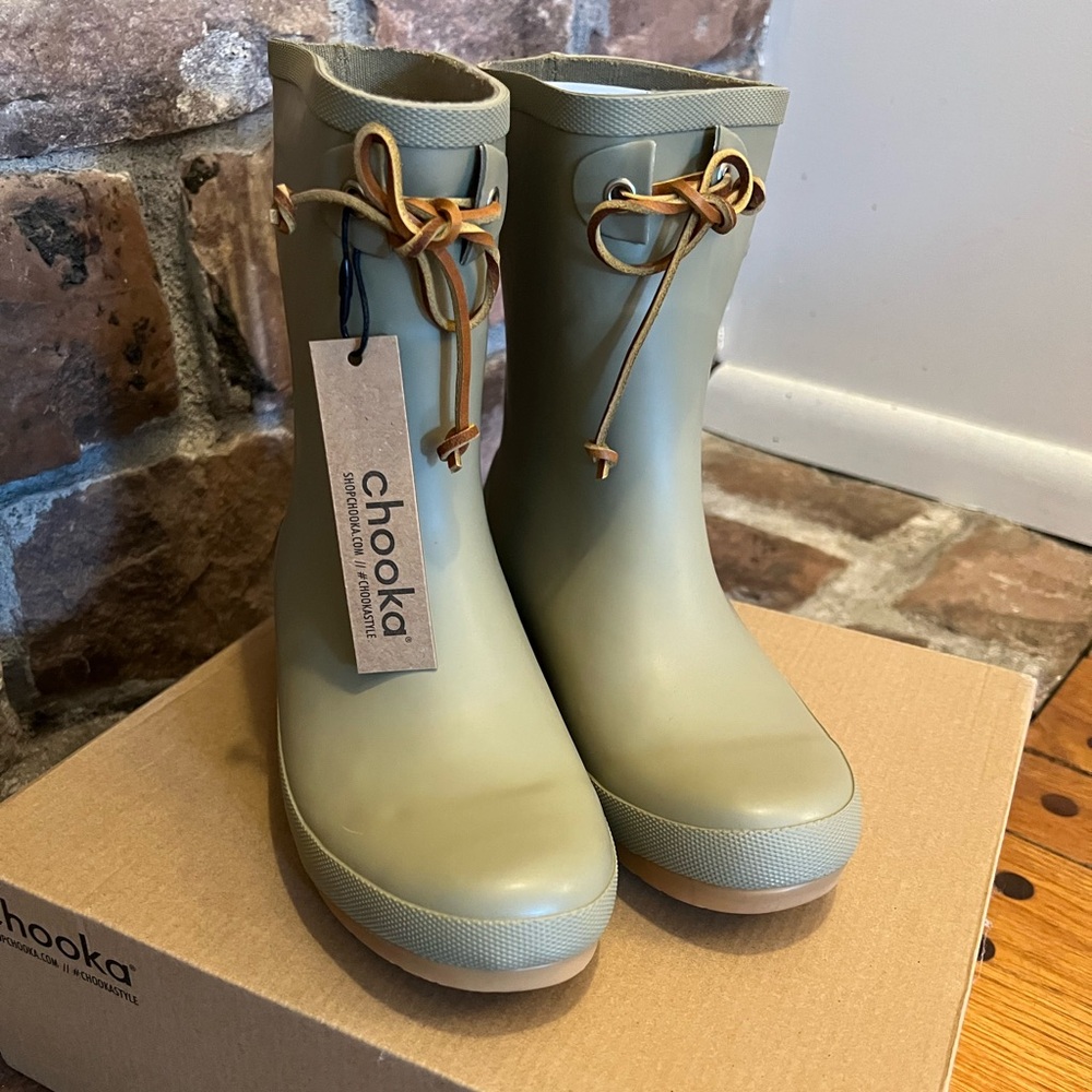 Chooka Classic Mid Tie Boots in Moss